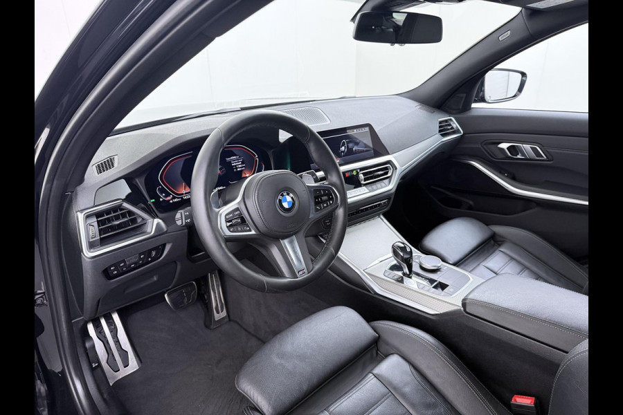 BMW 3 Serie Touring 318i High Executive Edition M Sport | Afneembare trekhaak | Stoelverwarming | Origineel Nederlands geleverd (NAP) | Rijklaar geleverd incl. 12 maanden BOVAG-garantie
