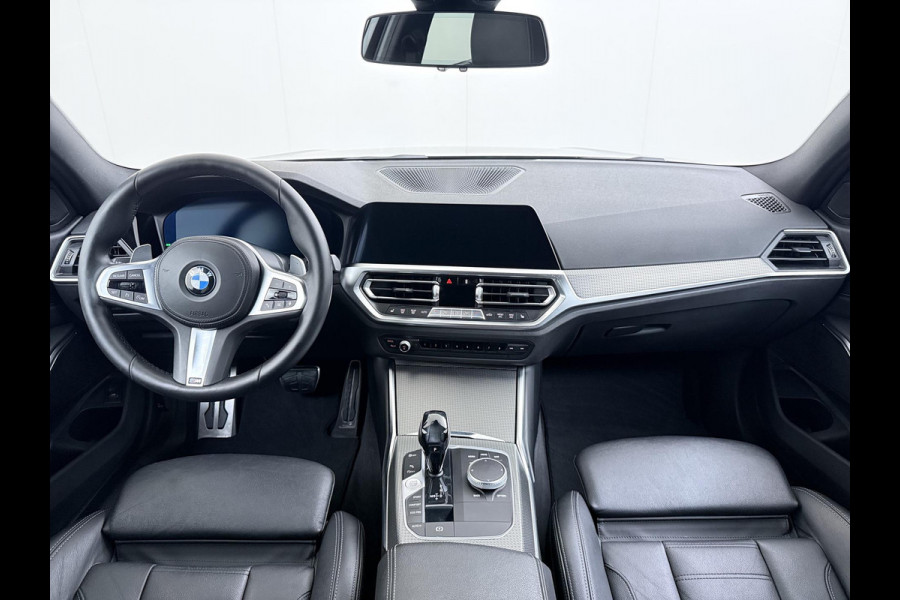 BMW 3 Serie Touring 318i High Executive Edition M Sport | Afneembare trekhaak | Stoelverwarming | Origineel Nederlands geleverd (NAP) | Rijklaar geleverd incl. 12 maanden BOVAG-garantie