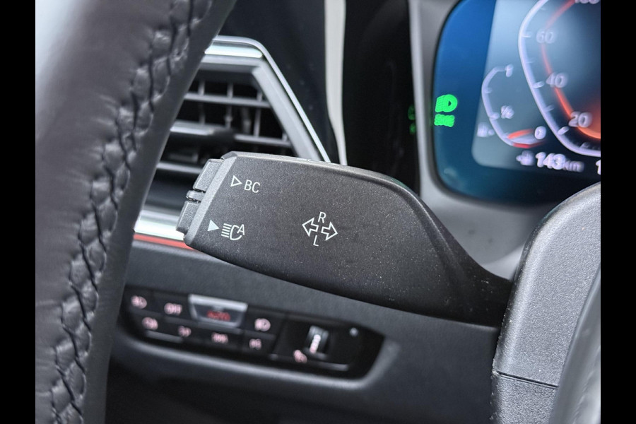 BMW 3 Serie Touring 318i High Executive Edition M Sport | Afneembare trekhaak | Stoelverwarming | Origineel Nederlands geleverd (NAP) | Rijklaar geleverd incl. 12 maanden BOVAG-garantie