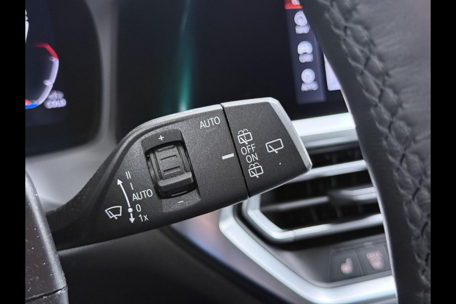 BMW 3 Serie Touring 318i High Executive Edition M Sport | Afneembare trekhaak | Stoelverwarming | Origineel Nederlands geleverd (NAP) | Rijklaar geleverd incl. 12 maanden BOVAG-garantie