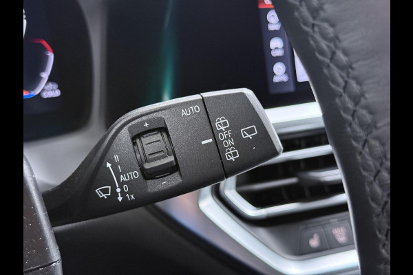 BMW 3 Serie Touring 318i High Executive Edition M Sport | Afneembare trekhaak | Stoelverwarming | Origineel Nederlands geleverd (NAP) | Rijklaar geleverd incl. 12 maanden BOVAG-garantie