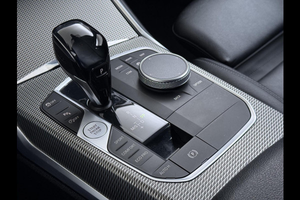 BMW 3 Serie Touring 318i High Executive Edition M Sport | Afneembare trekhaak | Stoelverwarming | Origineel Nederlands geleverd (NAP) | Rijklaar geleverd incl. 12 maanden BOVAG-garantie