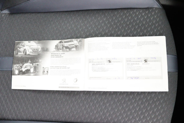 Peugeot e-2008 EV 50 kWh*3FASE*3D-COCKPIT*NAVI*ECC*CAM*CARPLAY*