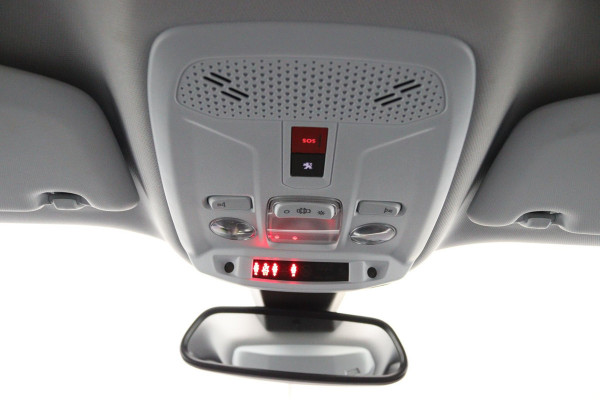 Peugeot e-2008 EV 50 kWh*3FASE*3D-COCKPIT*NAVI*ECC*CAM*CARPLAY*