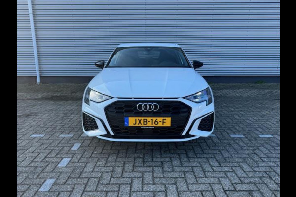 Audi A3 Sportback 45 TFSI e S Black edition Competition,Stoelverwarming,Carplay,Sportstoelen,
