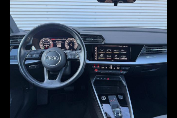 Audi A3 Sportback 45 TFSI e S Black edition Competition,Stoelverwarming,Carplay,Sportstoelen,