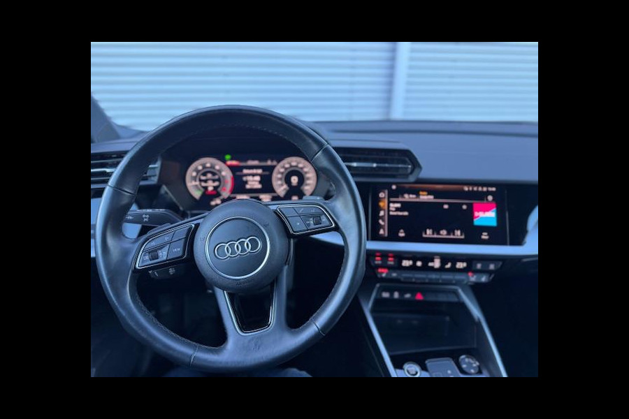 Audi A3 Sportback 45 TFSI e S Black edition Competition,Stoelverwarming,Carplay,Sportstoelen,