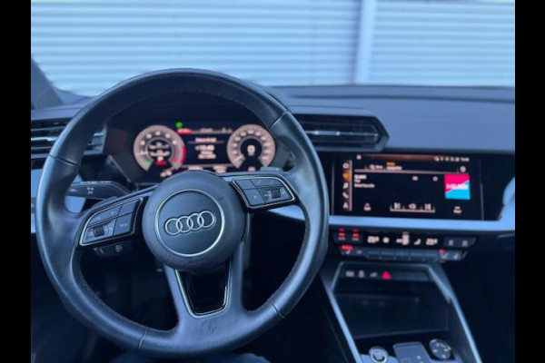 Audi A3 Sportback 45 TFSI e S Black edition Competition,Stoelverwarming,Carplay,Sportstoelen,