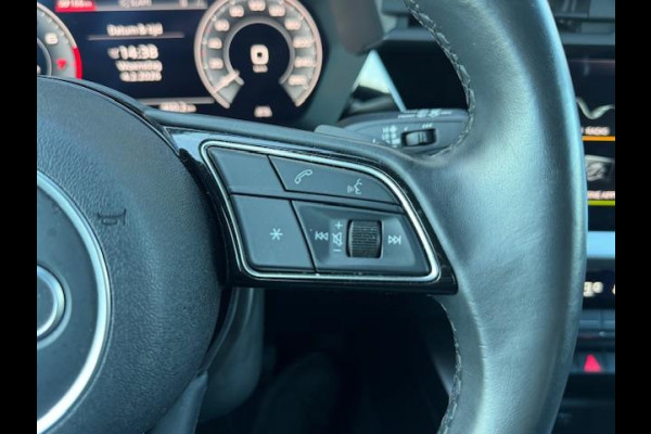 Audi A3 Sportback 45 TFSI e S Black edition Competition,Stoelverwarming,Carplay,Sportstoelen,