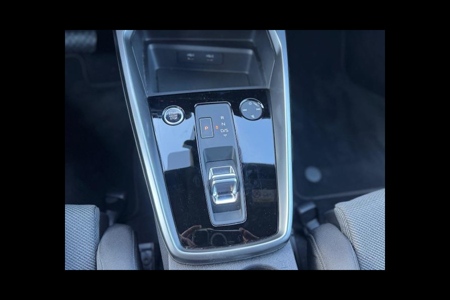 Audi A3 Sportback 45 TFSI e S Black edition Competition,Stoelverwarming,Carplay,Sportstoelen,