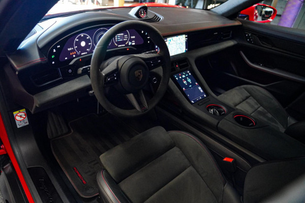 Porsche Taycan Sport Turismo GTS 93 kWh | Luchtvering / LIFT | Bose surround sound | Panorama | Luxe Leder / Alcantara | Sfeerverl