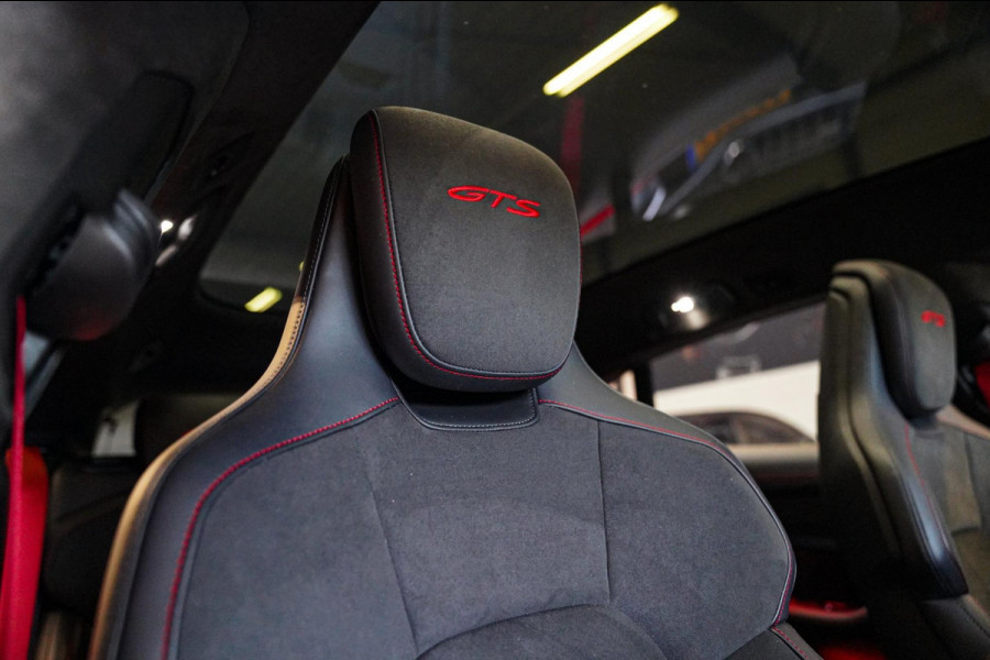 Porsche Taycan Sport Turismo GTS 93 kWh | Luchtvering / LIFT | Bose surround sound | Panorama | Luxe Leder / Alcantara | Sfeerverl
