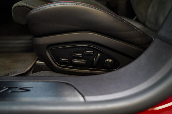 Porsche Taycan Sport Turismo GTS 93 kWh | Luchtvering / LIFT | Bose surround sound | Panorama | Luxe Leder / Alcantara | Sfeerverl