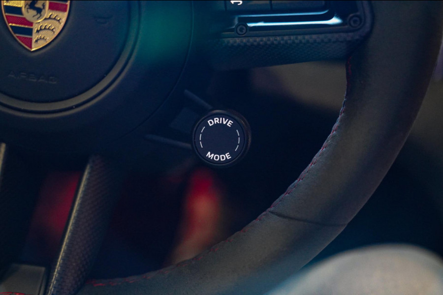 Porsche Taycan Sport Turismo GTS 93 kWh | Luchtvering / LIFT | Bose surround sound | Panorama | Luxe Leder / Alcantara | Sfeerverl