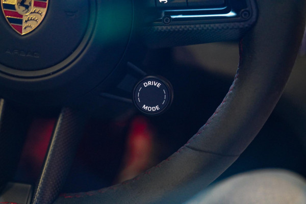 Porsche Taycan Sport Turismo GTS 93 kWh | Luchtvering / LIFT | Bose surround sound | Panorama | Luxe Leder / Alcantara | Sfeerverl