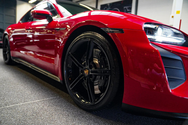 Porsche Taycan Sport Turismo GTS 93 kWh | Luchtvering / LIFT | Bose surround sound | Panorama | Luxe Leder / Alcantara | Sfeerverl