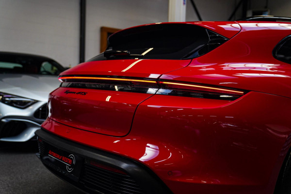 Porsche Taycan Sport Turismo GTS 93 kWh | Luchtvering / LIFT | Bose surround sound | Panorama | Luxe Leder / Alcantara | Sfeerverl