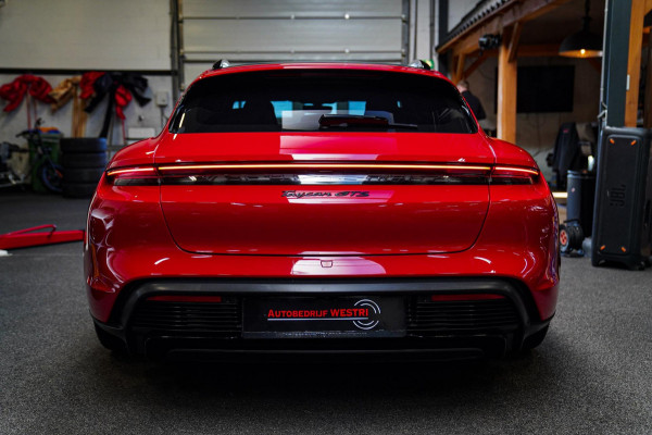 Porsche Taycan Sport Turismo GTS 93 kWh | Luchtvering / LIFT | Bose surround sound | Panorama | Luxe Leder / Alcantara | Sfeerverl