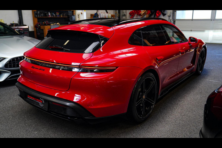 Porsche Taycan Sport Turismo GTS 93 kWh | Luchtvering / LIFT | Bose surround sound | Panorama | Luxe Leder / Alcantara | Sfeerverl