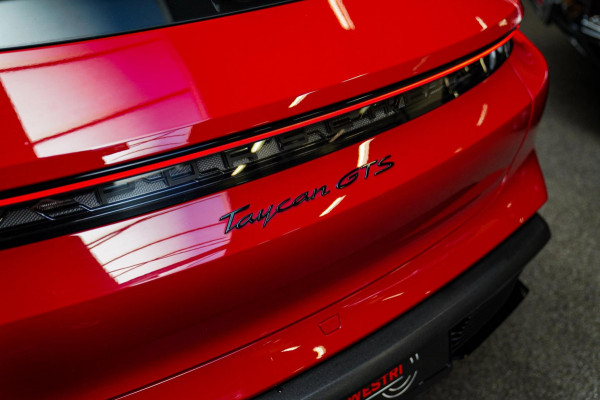 Porsche Taycan Sport Turismo GTS 93 kWh | Luchtvering / LIFT | Bose surround sound | Panorama | Luxe Leder / Alcantara | Sfeerverl