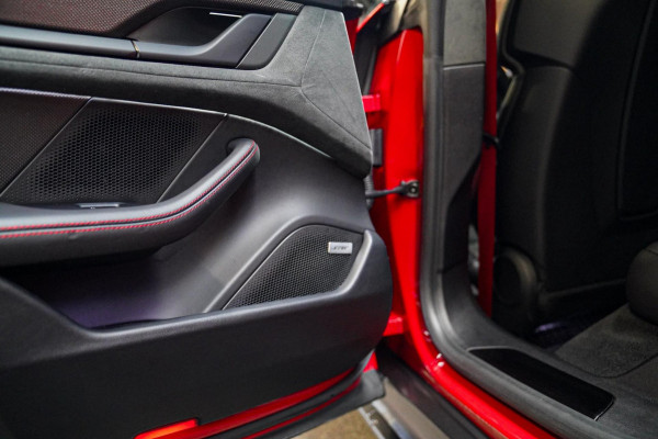 Porsche Taycan Sport Turismo GTS 93 kWh | Luchtvering / LIFT | Bose surround sound | Panorama | Luxe Leder / Alcantara | Sfeerverl