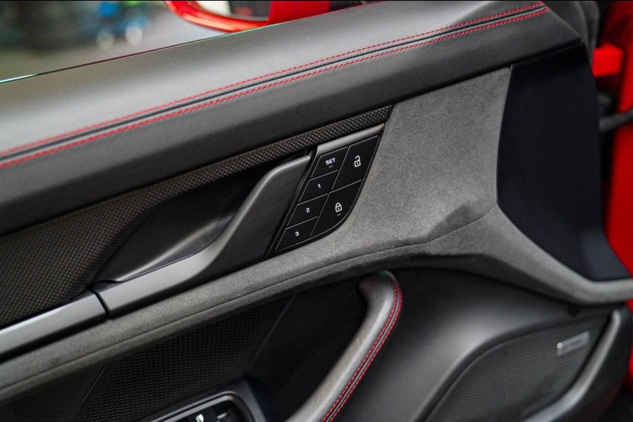 Porsche Taycan Sport Turismo GTS 93 kWh | Luchtvering / LIFT | Bose surround sound | Panorama | Luxe Leder / Alcantara | Sfeerverl