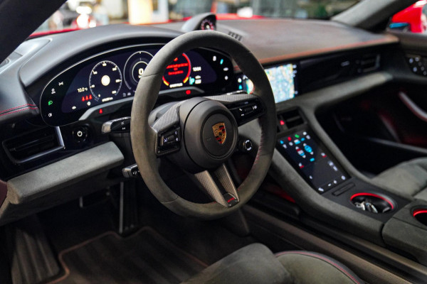 Porsche Taycan Sport Turismo GTS 93 kWh | Luchtvering / LIFT | Bose surround sound | Panorama | Luxe Leder / Alcantara | Sfeerverl