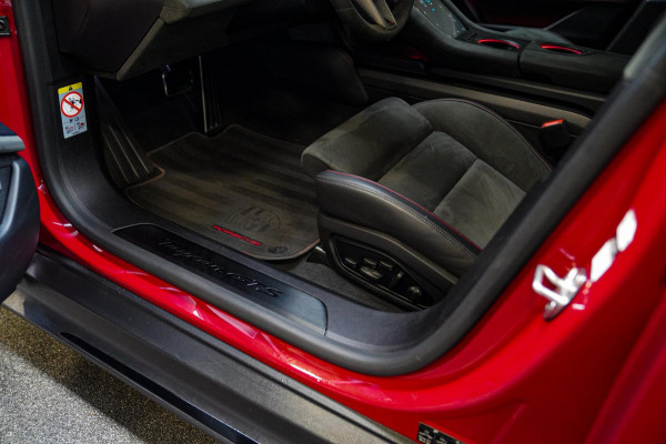 Porsche Taycan Sport Turismo GTS 93 kWh | Luchtvering / LIFT | Bose surround sound | Panorama | Luxe Leder / Alcantara | Sfeerverl