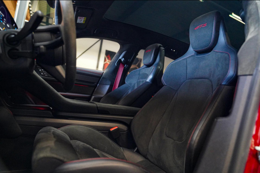 Porsche Taycan Sport Turismo GTS 93 kWh | Luchtvering / LIFT | Bose surround sound | Panorama | Luxe Leder / Alcantara | Sfeerverl