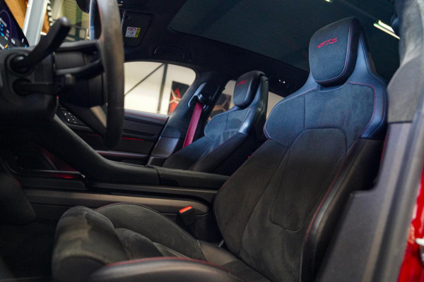 Porsche Taycan Sport Turismo GTS 93 kWh | Luchtvering / LIFT | Bose surround sound | Panorama | Luxe Leder / Alcantara | Sfeerverl