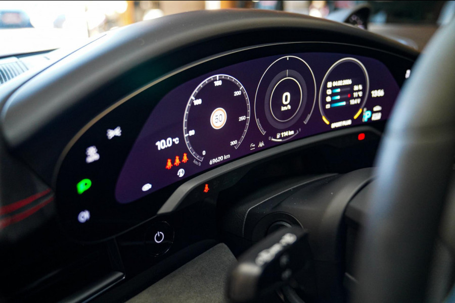 Porsche Taycan Sport Turismo GTS 93 kWh | Luchtvering / LIFT | Bose surround sound | Panorama | Luxe Leder / Alcantara | Sfeerverl