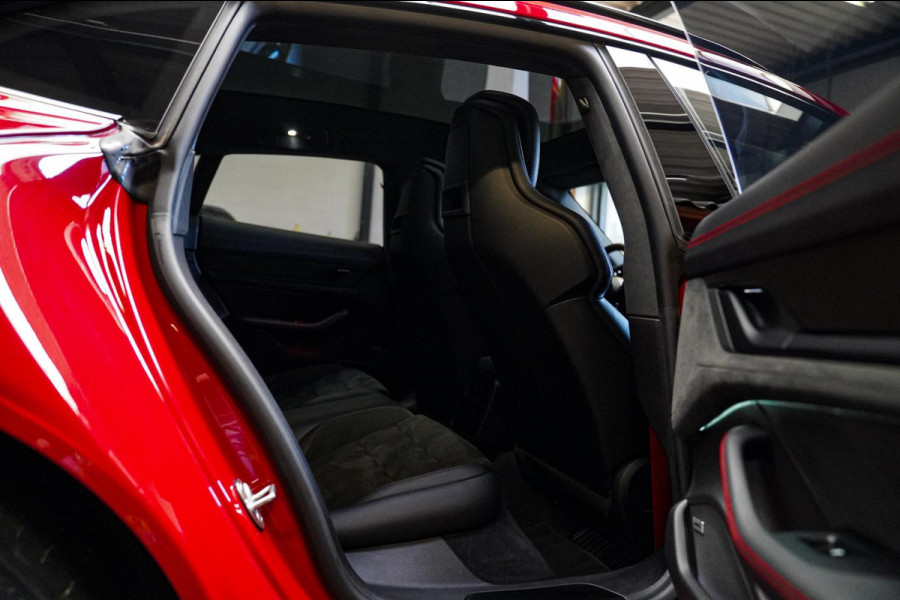 Porsche Taycan Sport Turismo GTS 93 kWh | Luchtvering / LIFT | Bose surround sound | Panorama | Luxe Leder / Alcantara | Sfeerverl