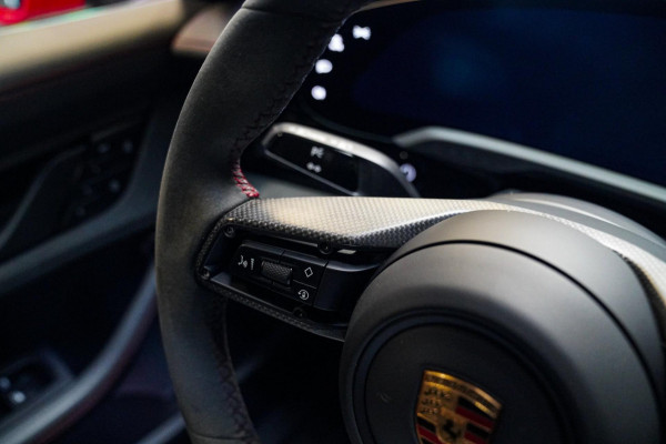 Porsche Taycan Sport Turismo GTS 93 kWh | Luchtvering / LIFT | Bose surround sound | Panorama | Luxe Leder / Alcantara | Sfeerverl