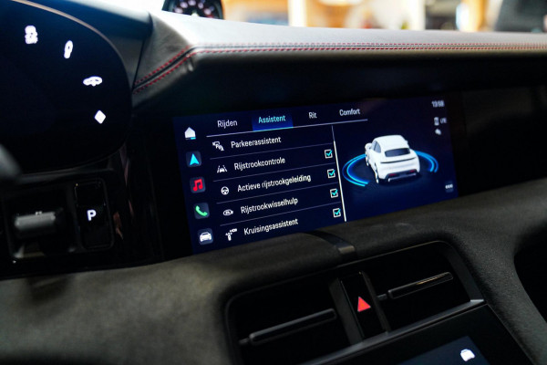 Porsche Taycan Sport Turismo GTS 93 kWh | Luchtvering / LIFT | Bose surround sound | Panorama | Luxe Leder / Alcantara | Sfeerverl