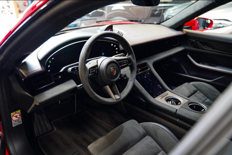 Porsche Taycan Sport Turismo GTS 93 kWh | Luchtvering / LIFT | Bose surround sound | Panorama | Luxe Leder / Alcantara | Sfeerverl