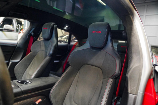 Porsche Taycan Sport Turismo GTS 93 kWh | Luchtvering / LIFT | Bose surround sound | Panorama | Luxe Leder / Alcantara | Sfeerverl
