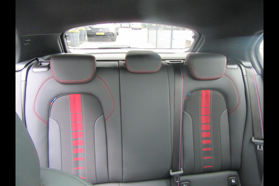 BMW 1-serie 128ti 266PK M Sport Automaat, Panoramadak, Cockpit Pro, Park Assist