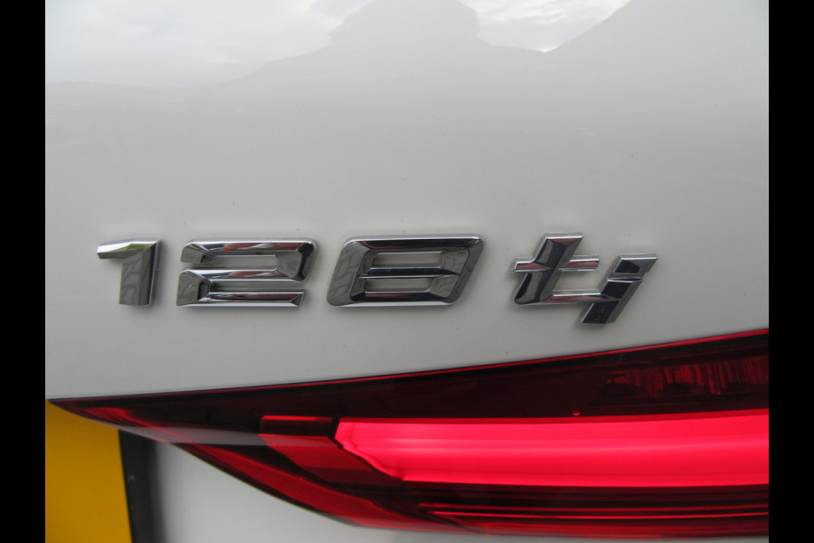 BMW 1-serie 128ti 266PK M Sport Automaat, Panoramadak, Cockpit Pro, Park Assist