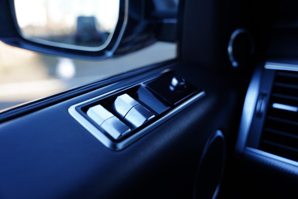 Land Rover Range Rover Sport 3.0 TDV6 HSE Dynamic / Meridian / Elek. Trekhaak /  Panoramadak