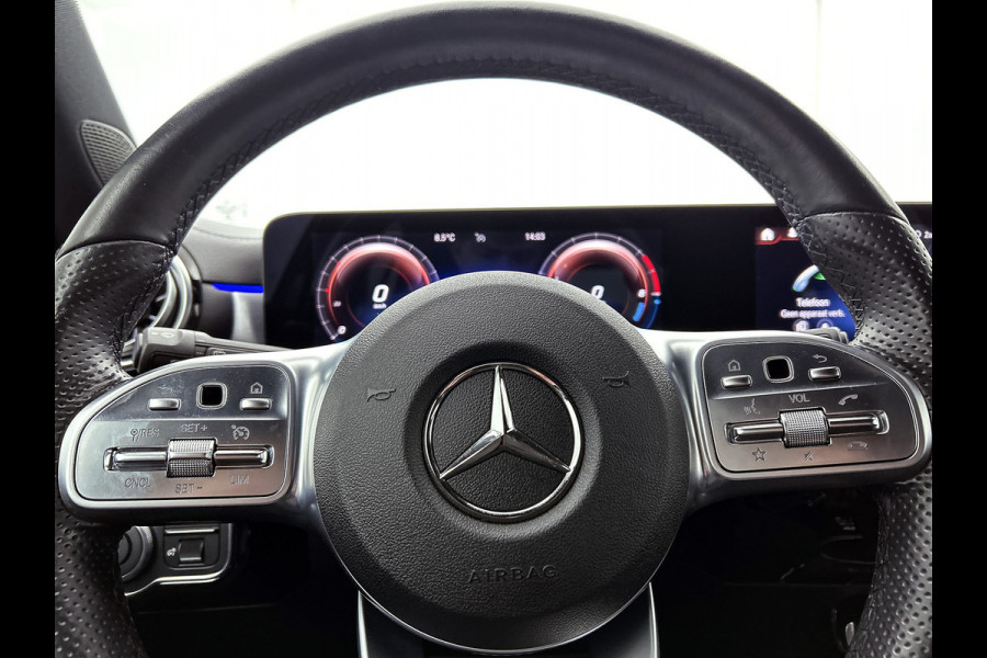 Mercedes-Benz A-Klasse 250 e AMG Plug-In Hybride AMG Line | Night Pakket | Sfeerverlichting |Stoelverwarming | Achteruitrijcamera | Ledkoplampen. Inclusief 24 maanden MB Certified garantie voor Europa.