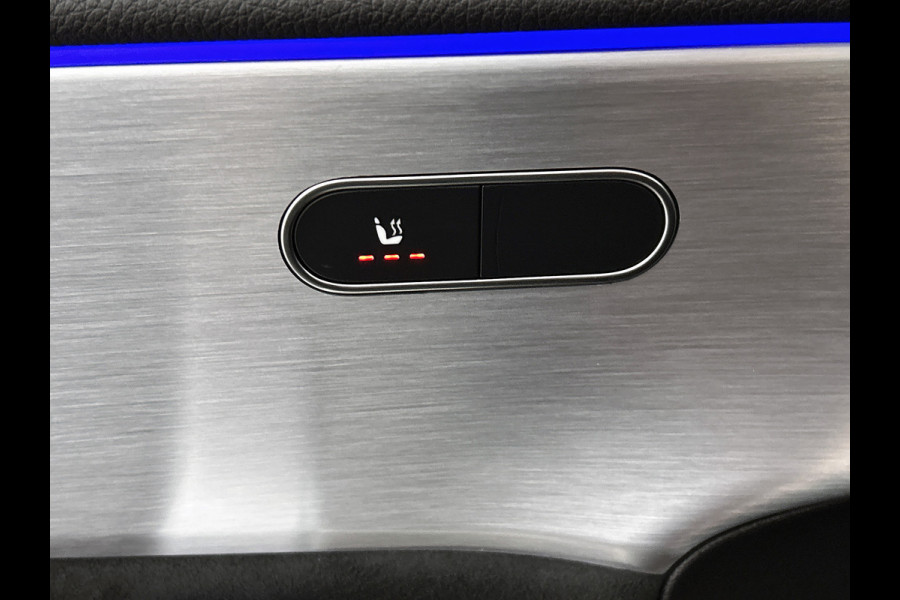 Mercedes-Benz A-Klasse 250 e AMG Plug-In Hybride AMG Line | Night Pakket | Sfeerverlichting |Stoelverwarming | Achteruitrijcamera | Ledkoplampen. Inclusief 24 maanden MB Certified garantie voor Europa.