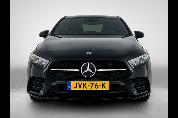 Mercedes-Benz A-Klasse 250 e AMG Plug-In Hybride AMG Line | Night Pakket | Sfeerverlichting |Stoelverwarming | Achteruitrijcamera | Ledkoplampen. Inclusief 24 maanden MB Certified garantie voor Europa.
