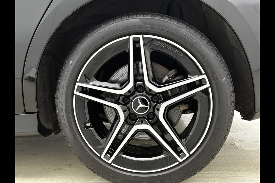 Mercedes-Benz A-Klasse 250 e AMG Plug-In Hybride AMG Line | Night Pakket | Sfeerverlichting |Stoelverwarming | Achteruitrijcamera | Ledkoplampen. Inclusief 24 maanden MB Certified garantie voor Europa.