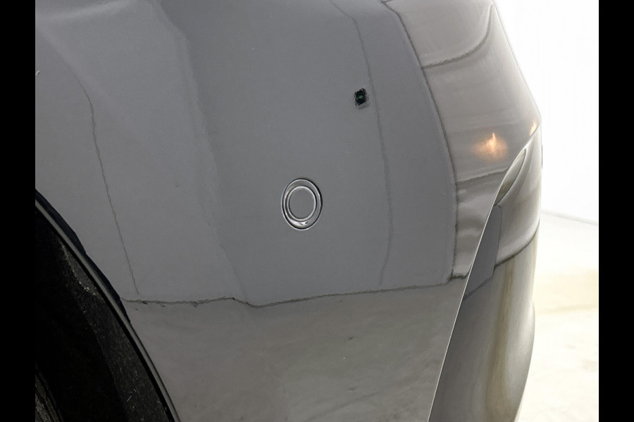 Mercedes-Benz A-Klasse 250 e AMG Plug-In Hybride AMG Line | Night Pakket | Sfeerverlichting |Stoelverwarming | Achteruitrijcamera | Ledkoplampen. Inclusief 24 maanden MB Certified garantie voor Europa.