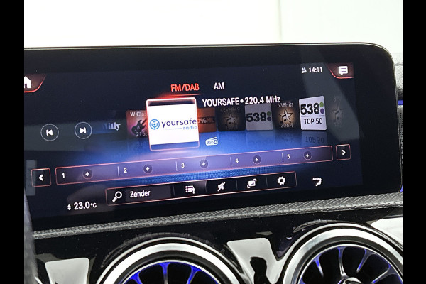 Mercedes-Benz A-Klasse 250 e AMG Plug-In Hybride AMG Line | Night Pakket | Sfeerverlichting |Stoelverwarming | Achteruitrijcamera | Ledkoplampen. Inclusief 24 maanden MB Certified garantie voor Europa.