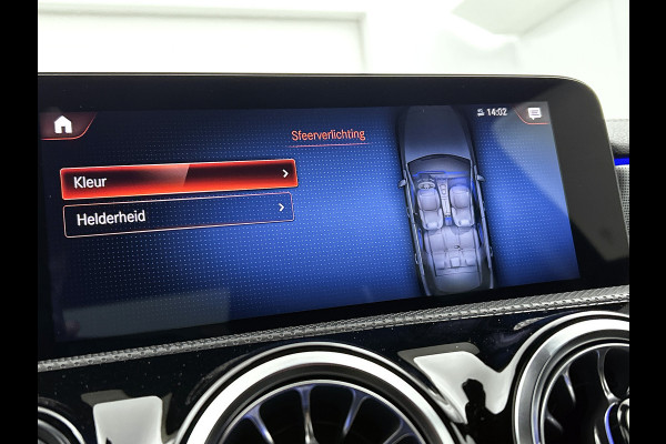 Mercedes-Benz A-Klasse 250 e AMG Plug-In Hybride AMG Line | Night Pakket | Sfeerverlichting |Stoelverwarming | Achteruitrijcamera | Ledkoplampen. Inclusief 24 maanden MB Certified garantie voor Europa.