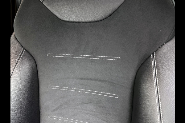 Mercedes-Benz A-Klasse 250 e AMG Plug-In Hybride AMG Line | Night Pakket | Sfeerverlichting |Stoelverwarming | Achteruitrijcamera | Ledkoplampen. Inclusief 24 maanden MB Certified garantie voor Europa.