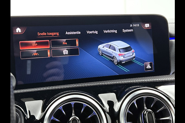 Mercedes-Benz A-Klasse 250 e AMG Plug-In Hybride AMG Line | Night Pakket | Sfeerverlichting |Stoelverwarming | Achteruitrijcamera | Ledkoplampen. Inclusief 24 maanden MB Certified garantie voor Europa.