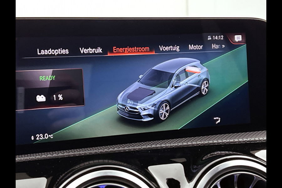 Mercedes-Benz A-Klasse 250 e AMG Plug-In Hybride AMG Line | Night Pakket | Sfeerverlichting |Stoelverwarming | Achteruitrijcamera | Ledkoplampen. Inclusief 24 maanden MB Certified garantie voor Europa.