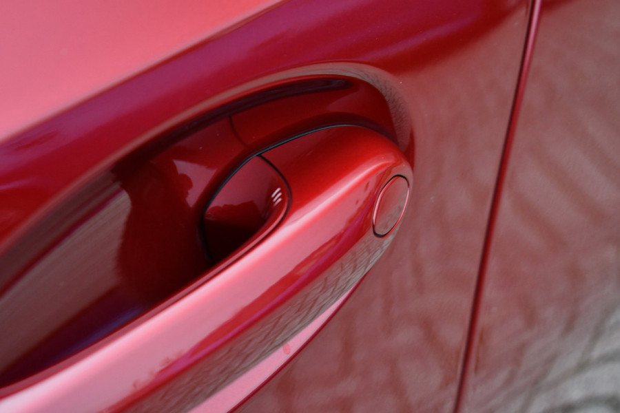 BMW 3 Serie Touring 330e M-Sport LCI-2 Pano Trekh 360 HUD El-zetels